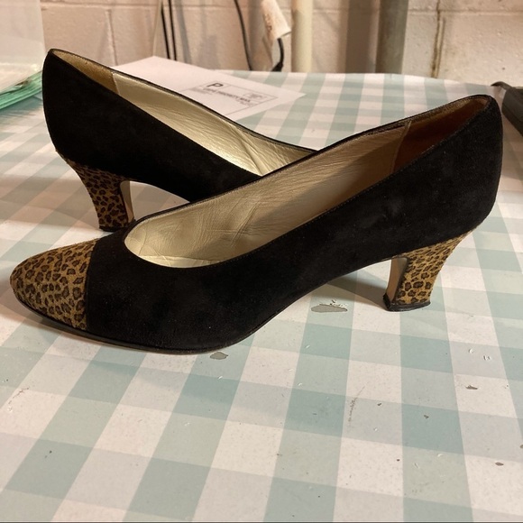 Saks Fifth Avenue sz 9 black leopard suede pumps - Picture 15 of 16